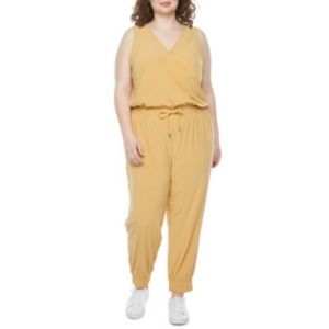 NWT! Stylus Women’s Plus Surplice Sleeveless Jumpsuit. Plus size Mustard yellow